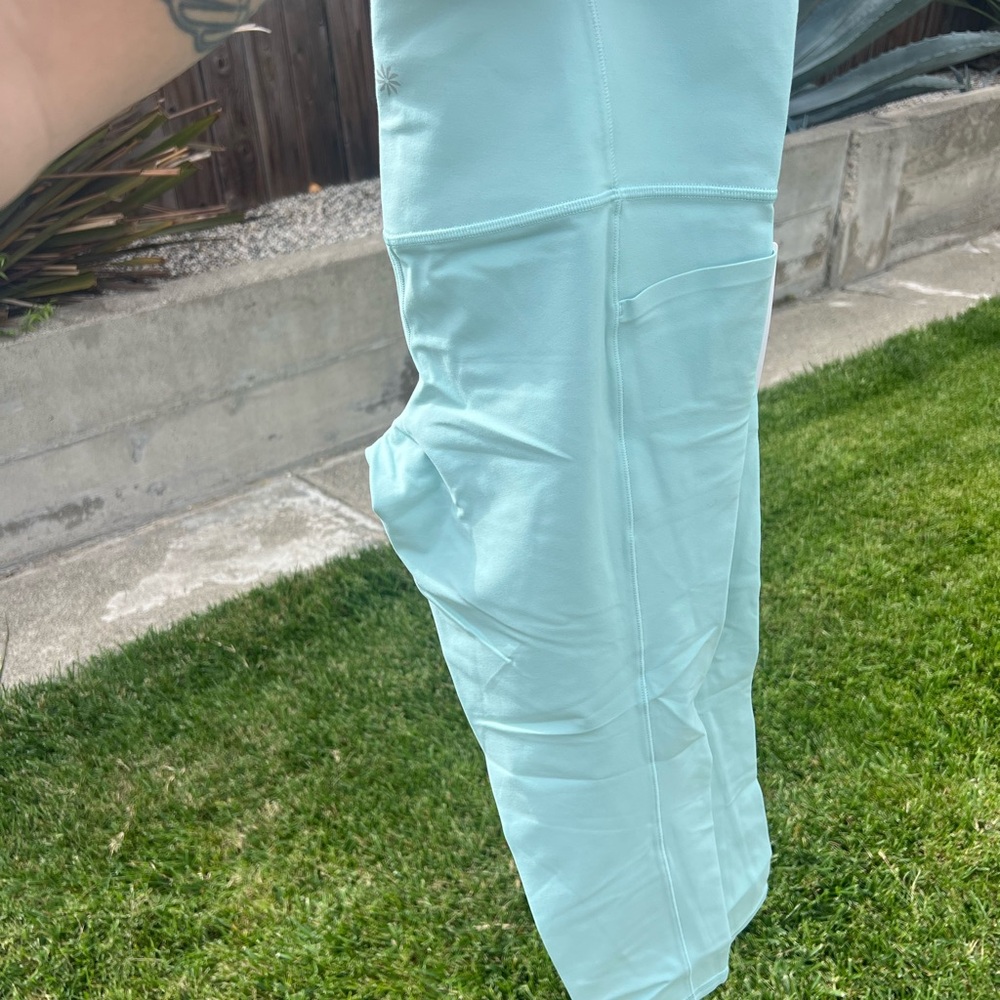 Athleta Salutation Stash 7/8 Tights/leggings - Picture 2 of 4